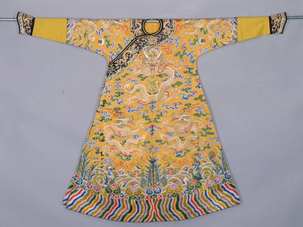 图片[1]-Yellow Yarn Embroidered Colorful Cloud Golden Dragon Single Dragon Robe-China Archive